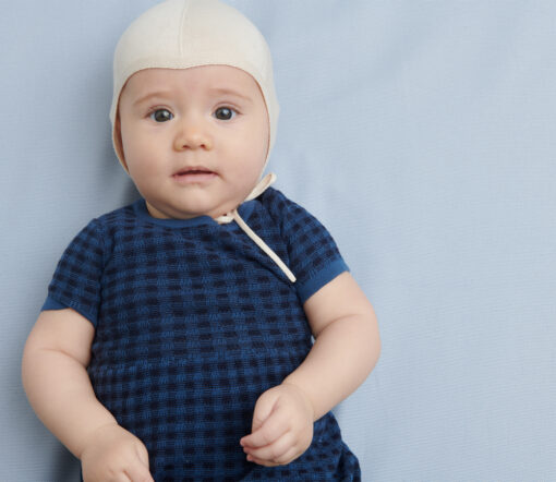 FUB - Baby Mütze gestrickt, dusty blue, Bio Baumwolle – Bild 2