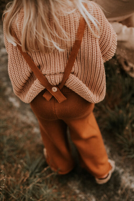 YUKI - Strickhose mit Träger, Knitted Trousers, RUST, Bio Baumwolle – Bild 5