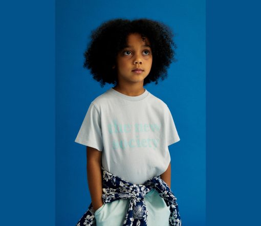 The New Society - Logo Print Tee, Bio Baumwolle, Pearl Blue