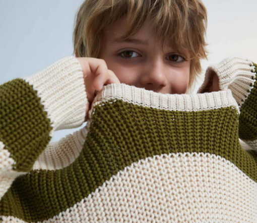 The New Society - Pullover "MYRA", Natural/Olive Stripes, Biobaumwolle – Bild 5