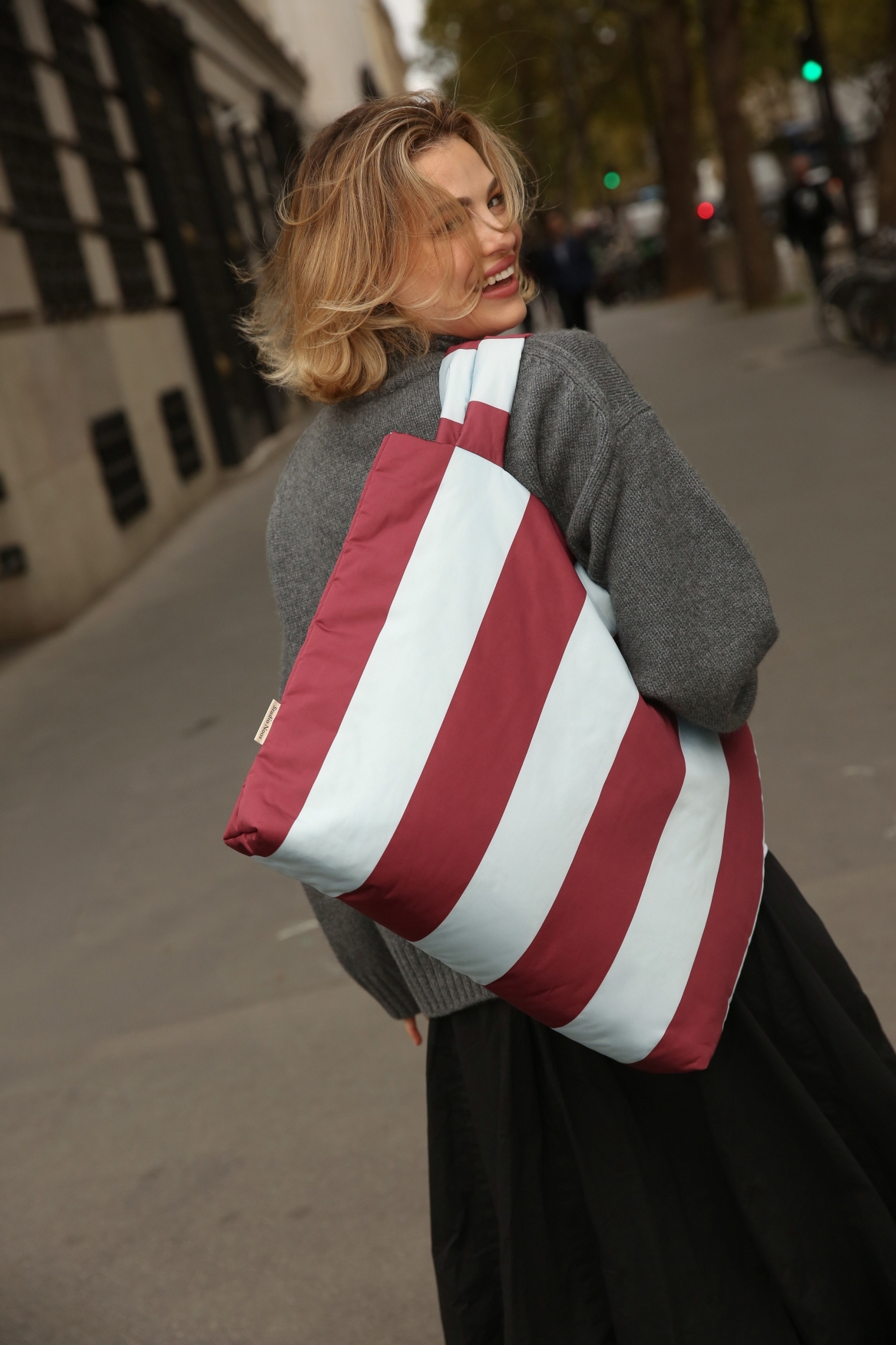 Studio Noos - Mom Bag 'Bold Stripe', bordeaux/light blue – Bild 3