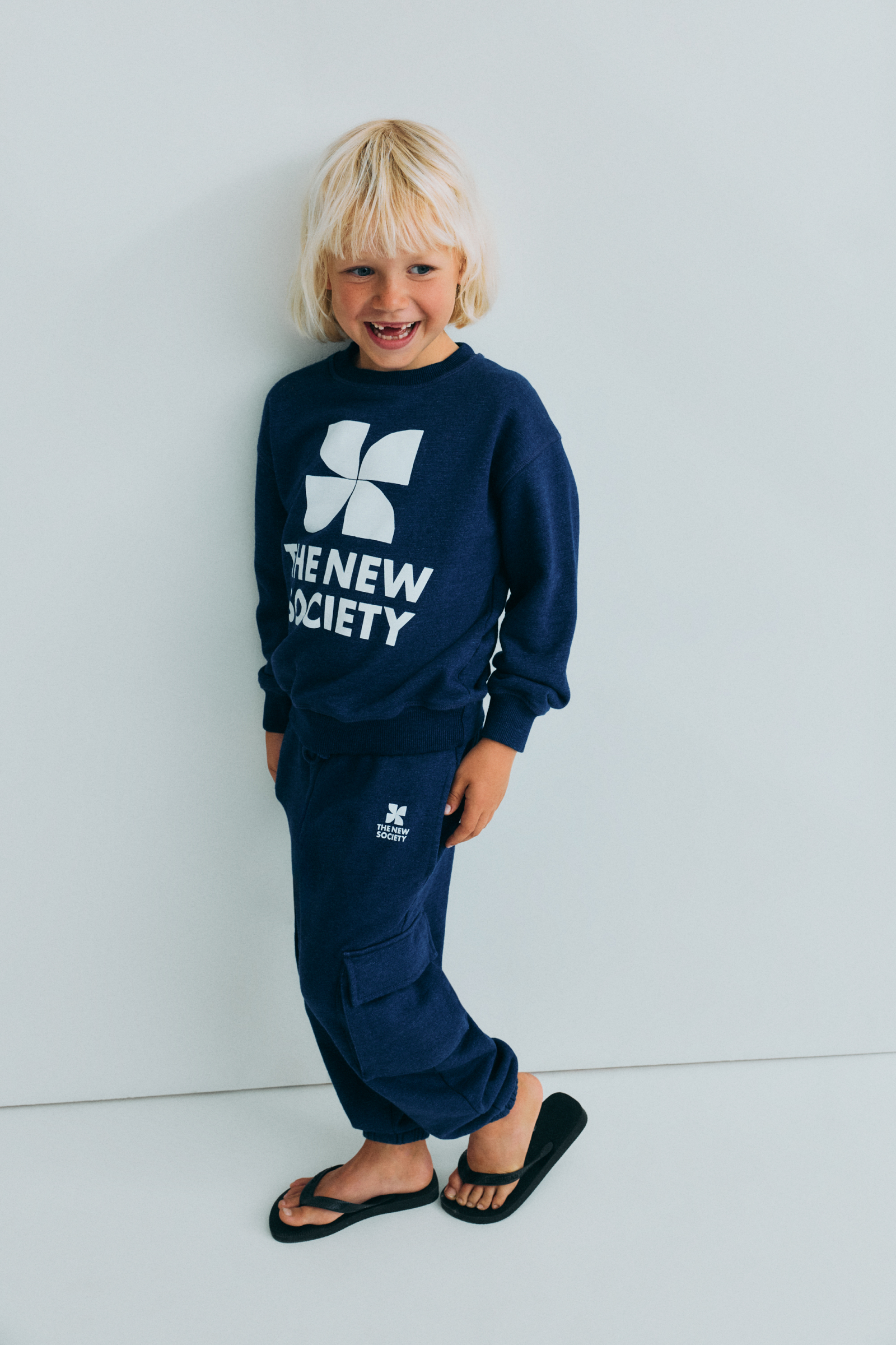 The New Society - TNS Logo Sweatshirt Indigo Denim – Bild 3