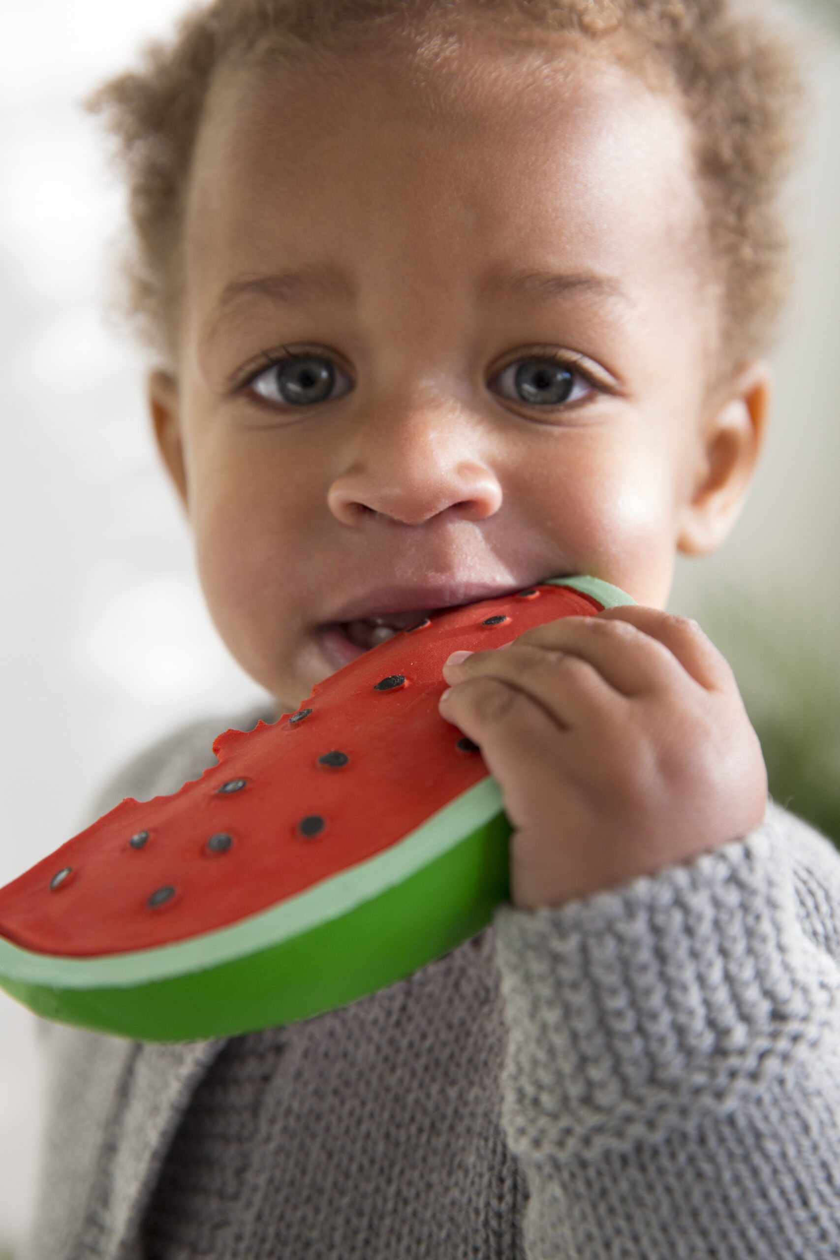 Oli & Carol - Beißhilfe "Wally the Watermelon" aus Naturkautschuk – Bild 2